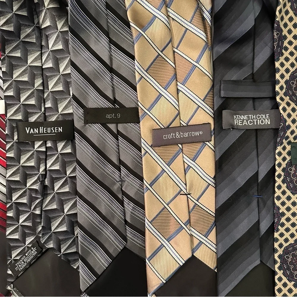 Mixed Lot of 12 Men’s Neck Ties Dept store brands Reaction, Van Heusen, Apt 9,